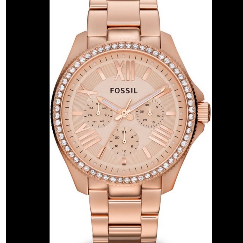 Women’s rose gold Fossil watch